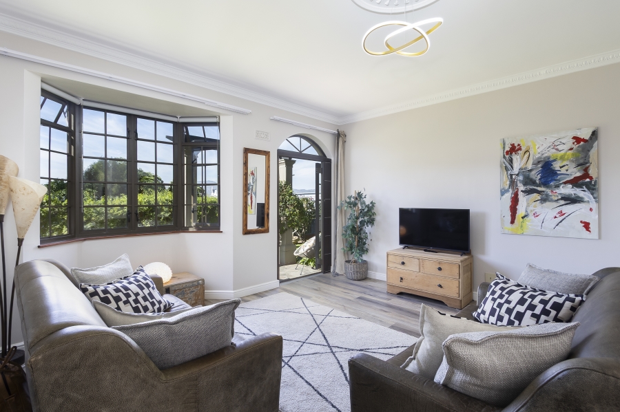 2 Bedroom Property for Sale in Roundhay Western Cape